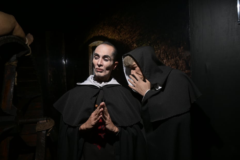 Tres actrices dan vida a leyendas mexicanas dentro de las salas del Museo Inquisición.

Foto: Cortesía