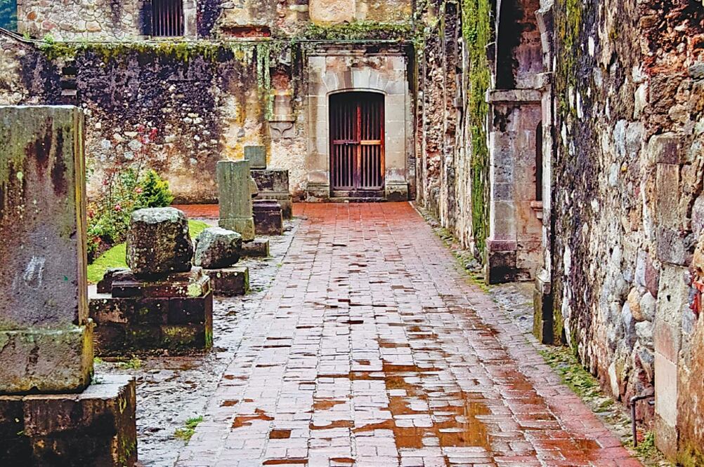 El Desierto de los Leones alberga un convento que fue inaugurado en 1611 el cual confluye con mil 866 hectareas de bosque (EL UNIVERSAL / ARIEL OJEDA)