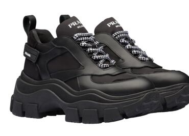 Prada lanza su versión de los 'ugly sneakers' y no sabemos cómo reaccionar al respecto