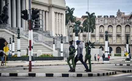La Habana amanece sitiada por policías por marcha de opositores... y con regreso a clases presenciales