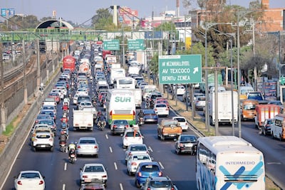 Automovilistas quedan atrapados más de 4 horas