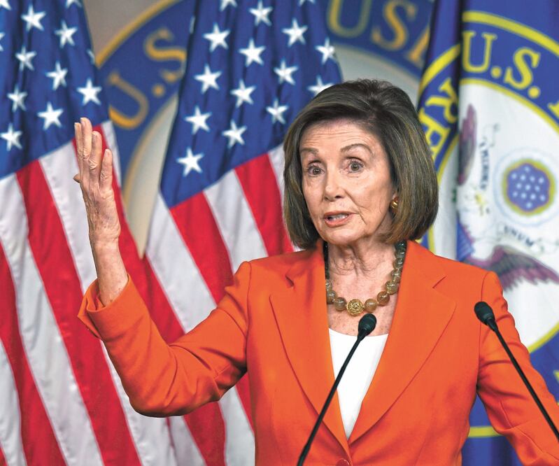 La presidenta de la Cámara Baja, Nancy Pelosi, ayer durante una conferencia de prensa realizada en el Capitolio. Foto: SUSAN WALSH. AP