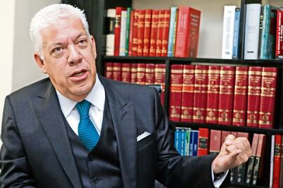 Gordillo, inocente ante el fisco; seguirá presa