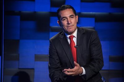 "Cobija" Javier Corral a director golpeador