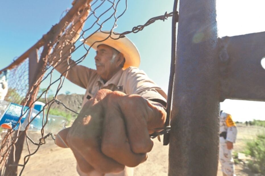 Rescatistas, sin poder desaguar mina Micarán en Coahuila