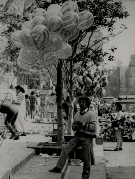 El globero que curó su alcoholismo con un globo para dios