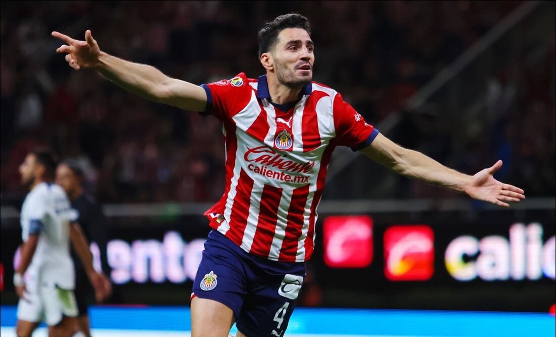 El 'Pollo' Briseño se despide de Chivas con emotivo mensaje - Foto: Imago7