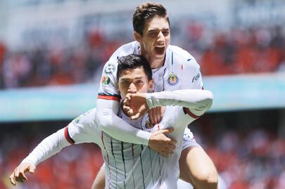 Contraste entre Chivas y Atlas