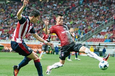 Clásico Tapatío de volteretas y emociones