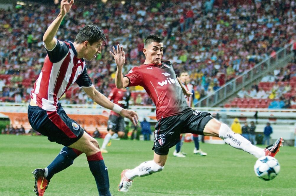 El Clásico Tapatío resultó vibrante, pero no tuvo un ganador (IMAGO7)