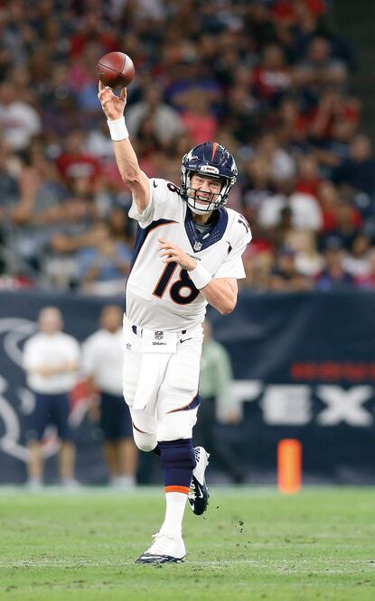 El quarterback de Denver no tiene sensibilidad en la mano derecha (MATTHEW EMMONS. USA TODAY SPORTS)