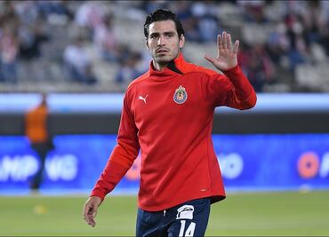 El 'Pollo' Briseño no ve necesario reforzar la defensa en Chivas