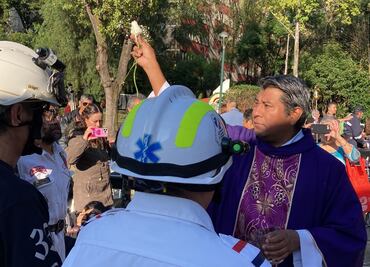 FOTOS: Así fue la misa en Tlatelolco por los fallecidos de los sismos de 1985 y 2017