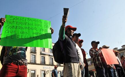 Protestan trabajadores de limpia en Xalapa ante crisis de basura