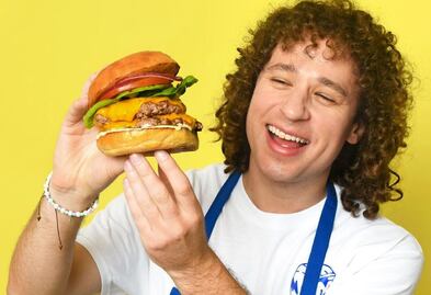 ¿Cuánto cuesta comer en el nuevo restaurante de Luisito Comunica? 