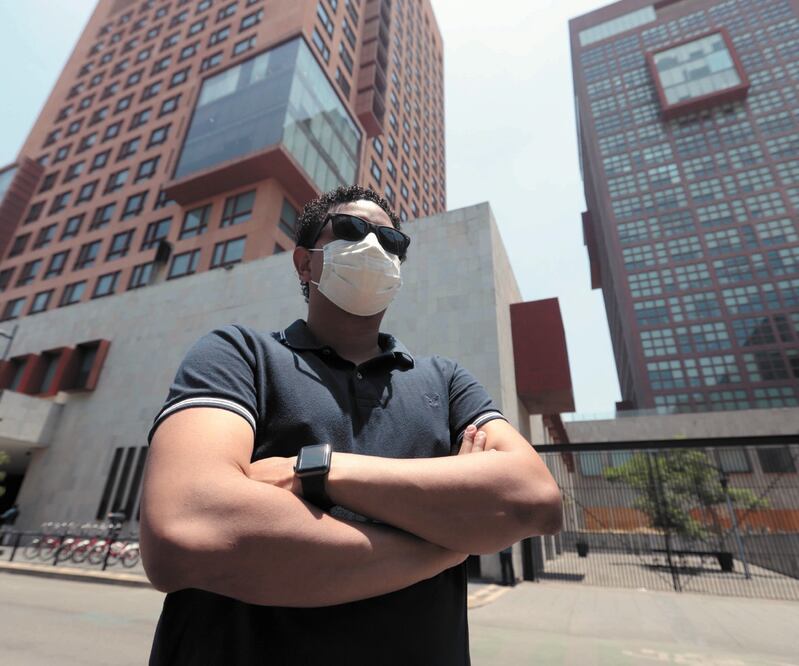 Alejandro lleva por lo menos tres meses sin recibir la beca para estudian-tes foráneos. Foto: BERENICE FREGOSO. EL UNIVERSAL 