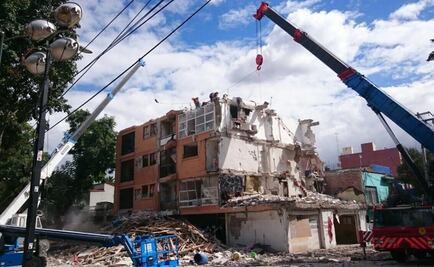 Continúan trabajos de demolición en edificios afectados por sismo