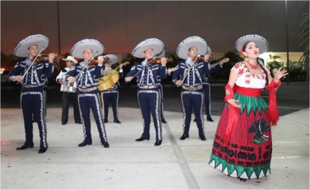 Aterriza en Cancún uno de los aviones más modernos del mundo