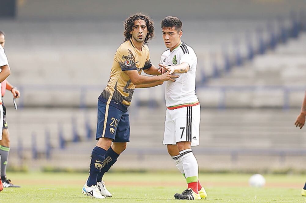 Matías Britos (izquierda) controló al seleccionado Michael Pérez (CORTESÍA CLUB UNIVERSIDAD)