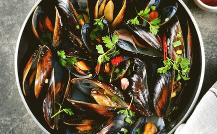 Cocina como todo un chef: receta de mejillones al vino blanco 