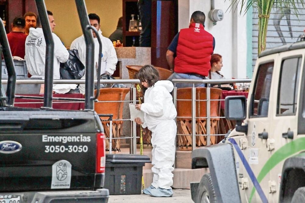 Al menos 10 hombres armados irrumpieron en el restaurante (JORGE ALBERTO MENDOZA. EL UNIVERSAL)