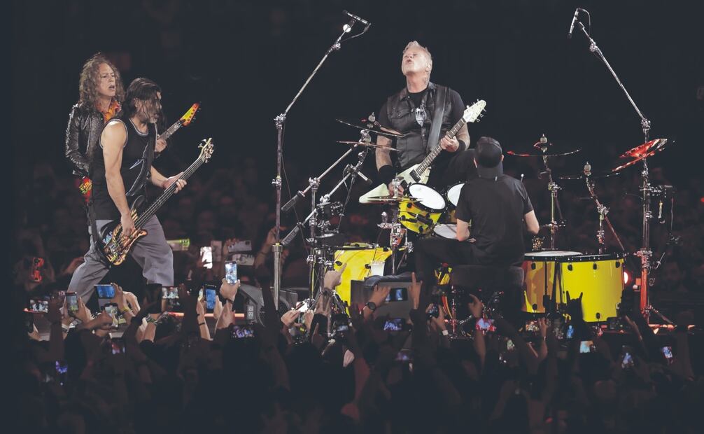 Swifties arrasan shows en 2024; incondicionales, también brillan. Foto: de CARLOS MEJÍA. EL UNIVERSAL