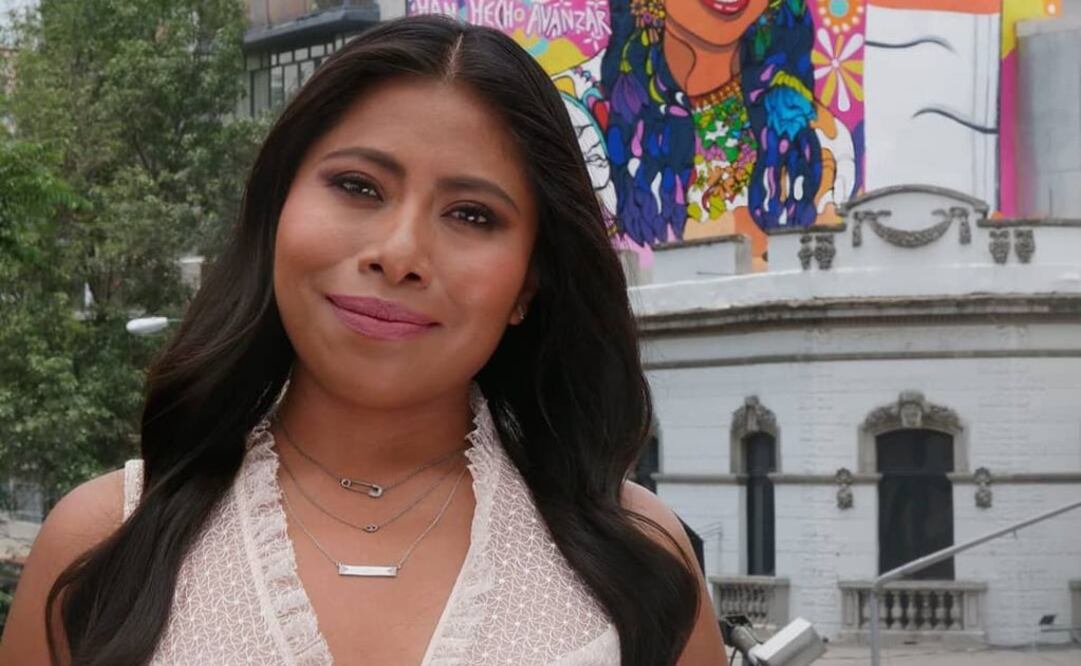 Yalitza Aparicio posando sonriente para la cámara. Fuente: Instagram @yalitzaapariciomtz