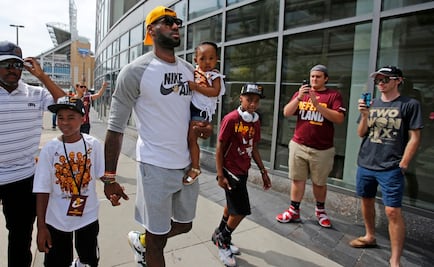 Abarrotan Cleveland para festejar con Cavs