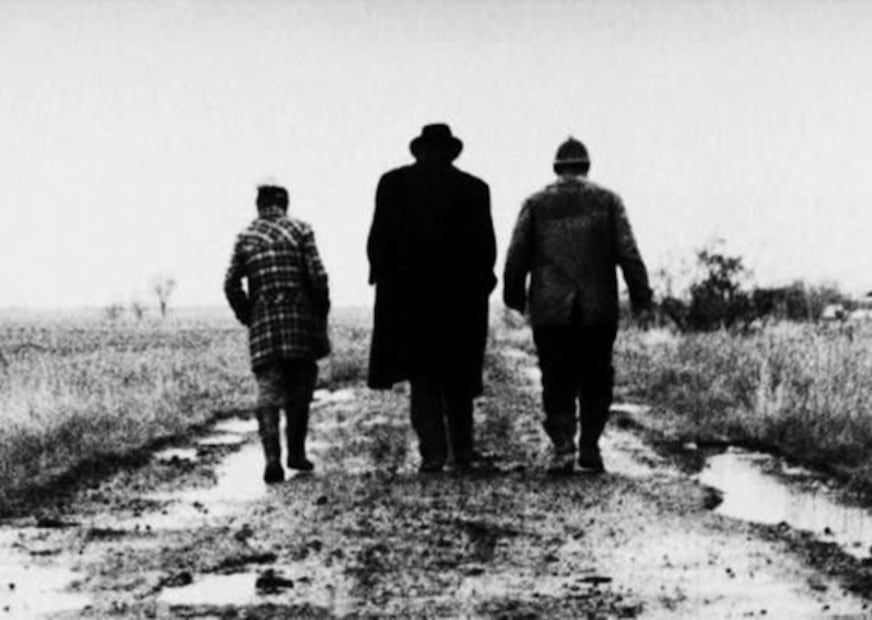 Escena de en Sátántangó (1994). Crédito: BFI