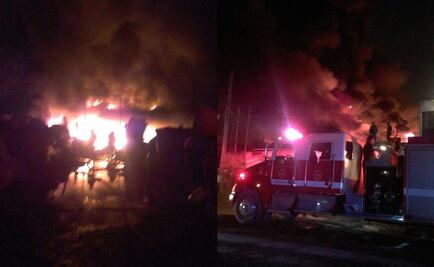 Evacuan a familias por incendio en recicladora de NL