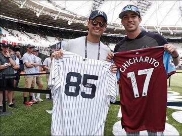 Sin futuro claro, "Chicharito" visita la London Series