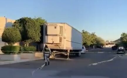 Causa pánico contenedor refrigerado con cadáveres afuera de una funeraria de Caborca