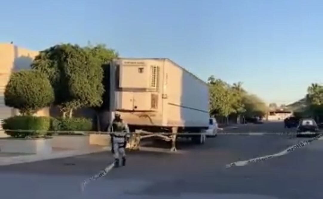 Causa pánico contenedor refrigerado con cadáveres afuera de una funeraria de Caborca