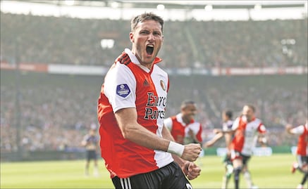 Santiago Giménez revela que un equipo histórico de la Serie A lo buscó el último día del mercado de fichajes