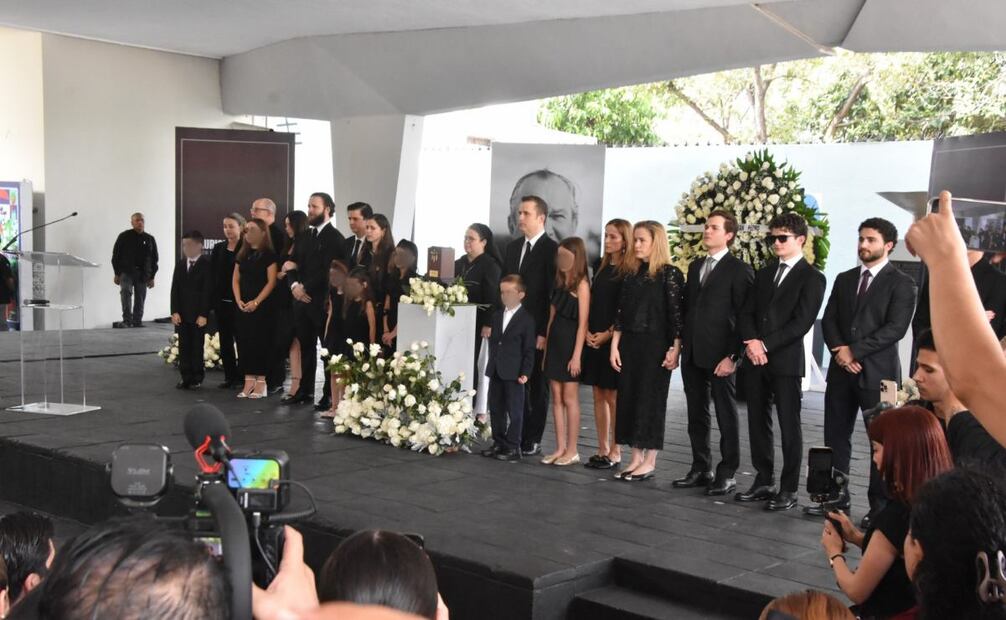Familia del exalcalde Mauricio Fernández en San Pedro Garza García, Nuevo León (24/09/2025). Foto: Emilio Vázquez / EL UNIVERSAL