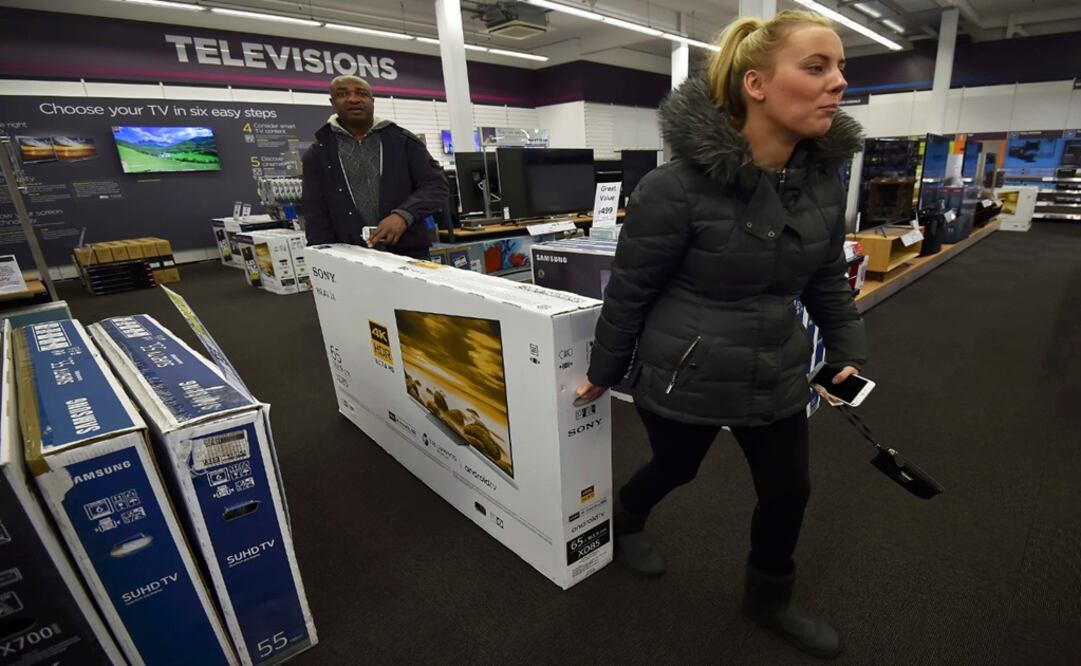 Las tiendas de todo Estados Unidos abrieron sus puertas muy  temprano, incluso de madrugada. Foto: Reuters