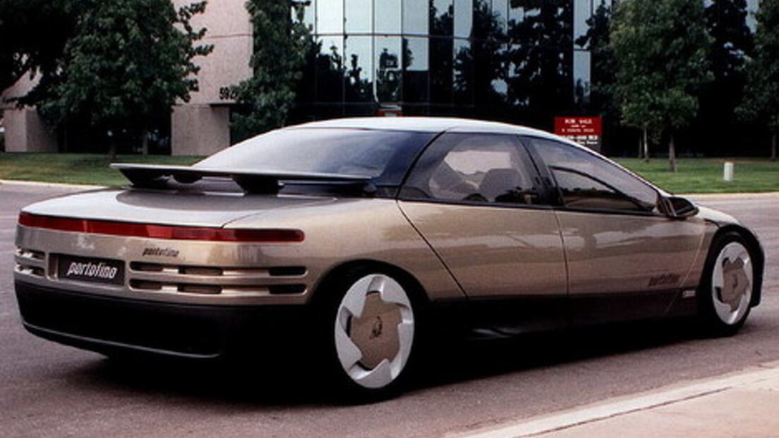 El concepto de Lamborghini Portofino evolucionó al Chrysler Intrepid.