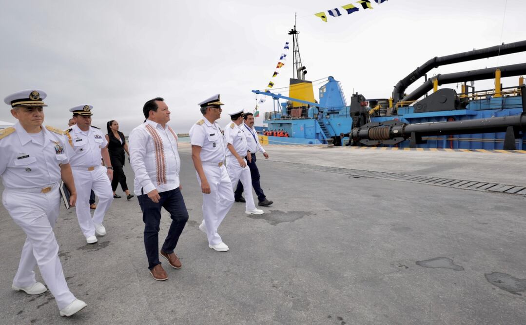 Arrancanlas obras de ampliación del puerto de altura de Progreso, Yucatán. Foto: Especial