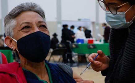 ¿Dónde y cuándo aplicarán dosis de refuerzo a adultos mayores en 7 alcaldías de CDMX?
