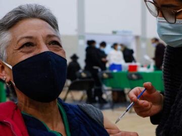 ¿Dónde y cuándo aplicarán dosis de refuerzo a adultos mayores en 7 alcaldías de CDMX?