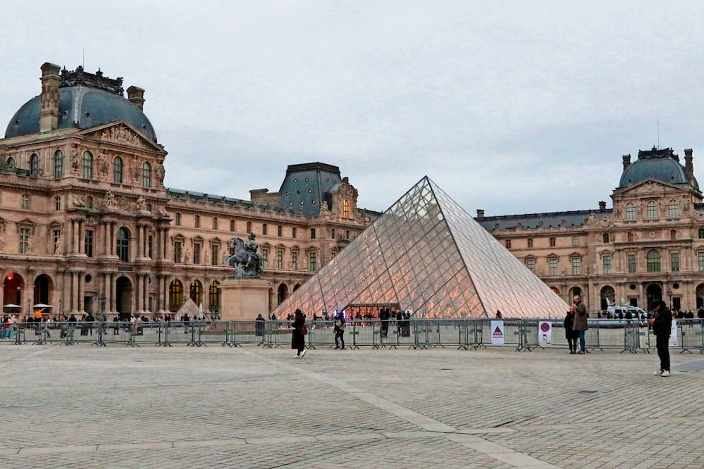 Visitantes en el Museo de Louvre. Foto: EFE