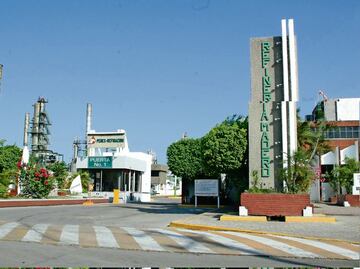 Refinerías, con personal de más y poca productividad