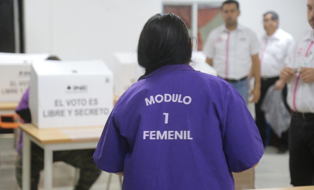 94 personas que se encuentran en prisión preventiva, en el reclusorio de la capital del estado, emitieron su voto de manera anticipada. Foto: oficial