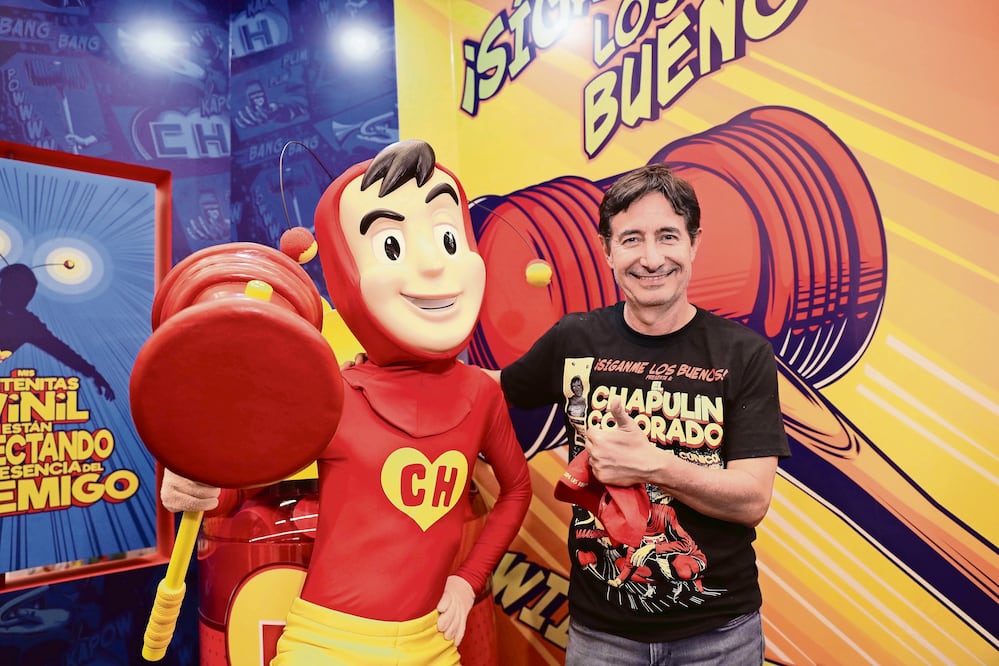El productor anunció el lanzamiento de nuevos juguetes del Chapulín Colorado (VALENTE ROSAS. EL UNIVERSAL)