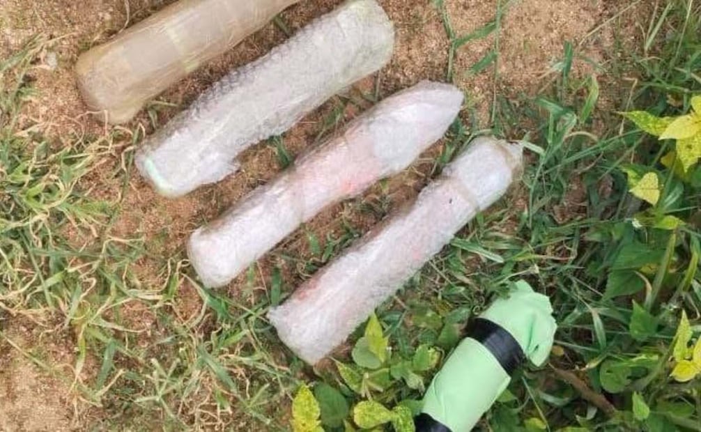 Incautan armas de fuego en Jiquipilas, Chiapas; presuntos criminales huyeron del lugar.
Foto: Especial.