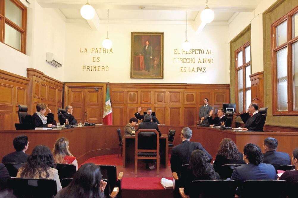 La SCJN analizará las demandas y, como se argumenta que se están invadiendo esferas de competencia en cuanto a la libertad de expresión, es muy probable que se decrete la ineficacia de los artículos impugnados, coinciden expertos (SCJN)