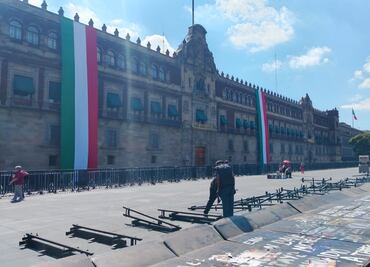 Refuerzan Palacio Nacional con vallas; normalistas alistan marcha por el 11 aniversario del caso Ayotzinapa