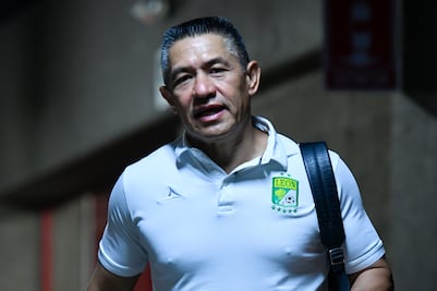 Ignacio Ambriz, el único técnico en Liguilla sin campeonato