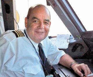 "Mister Cuarentena": piloto ha estado confinado ¡en 4 países!