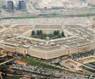 Colocan en el Pentágono a aliados del mandatario